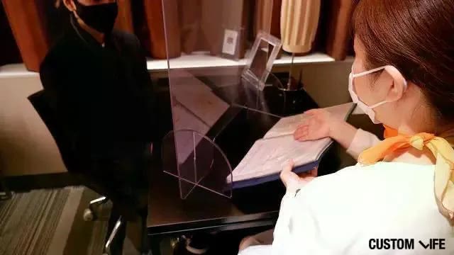 メンズTBCでヒゲ脱毛のカウンセリングを受ける編集部員