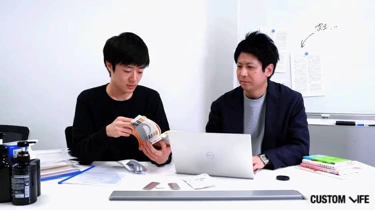 育毛剤1ml当たりの金額と取り使い店舗を調査するTSD編集部員