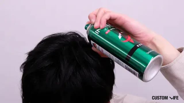 インセント 薬用育毛トニックを検証している様子
