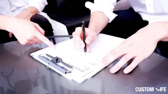 ヒゲ脱毛に申し込む男性