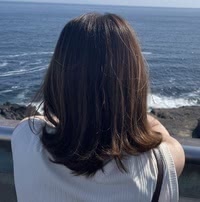 女性
