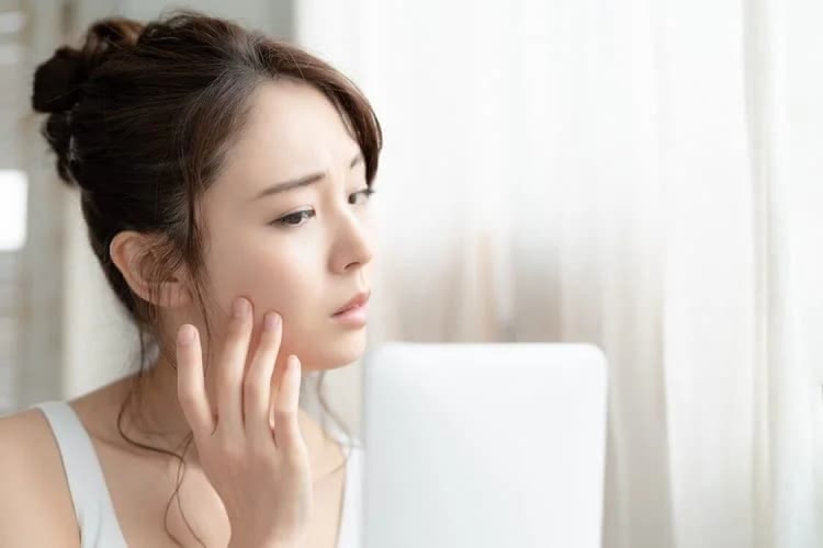 敏感肌とは？症状や原因＆ゆらぎがちな肌の正しいスキンケアを全解説