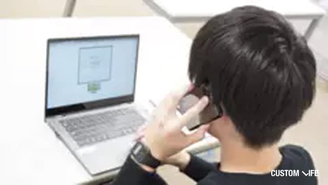AGAクリニックのプランや費用を調査する編集部員
