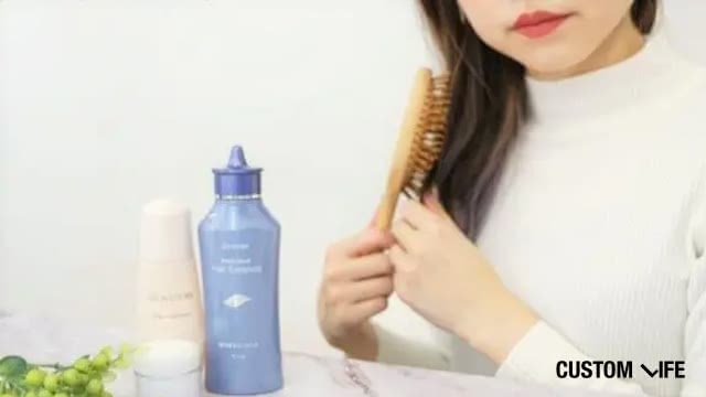 薄毛を気にする女性