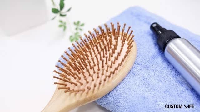 ヘアブラシと育毛剤