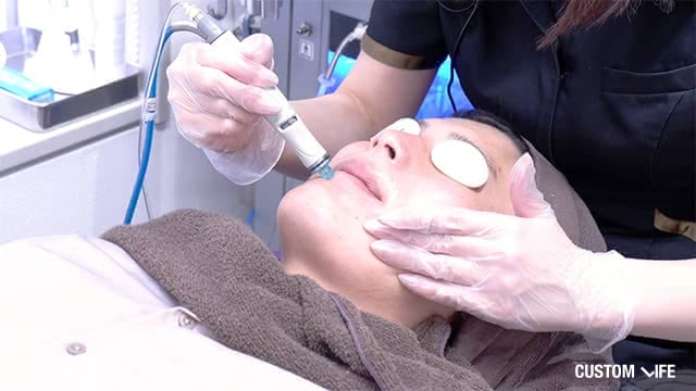 ゴリラ洗顔の施術の様子