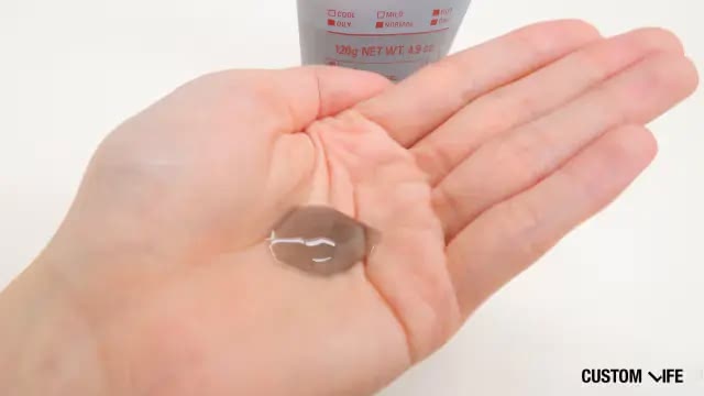 ウーノホットクリアジェルの中身