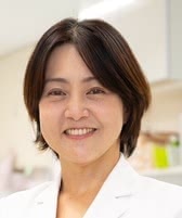 内田 里香子先生