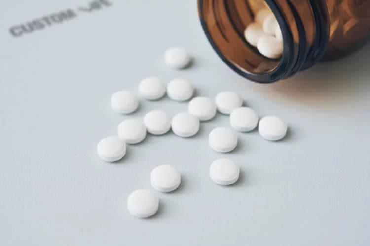 美白医薬品の効果とは? 使用上の注意点や安全性を徹底解説